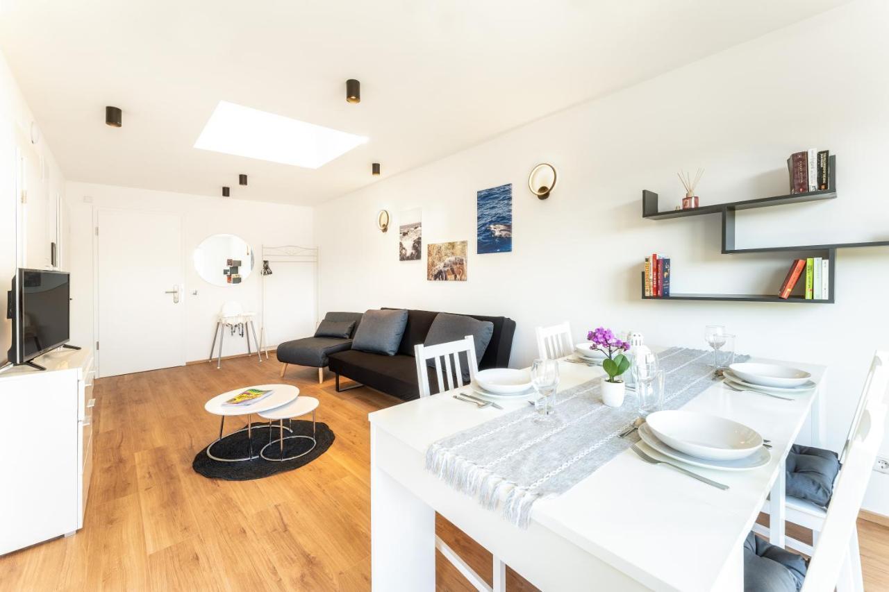 Gemuetliches Und Lichtdurchflutetes Penthouse Mit Sternenhimmelblick, Boxspringbett Und Terrasse - Gute Anbindung An Die Innenstadt คาสเซล ภายนอก รูปภาพ